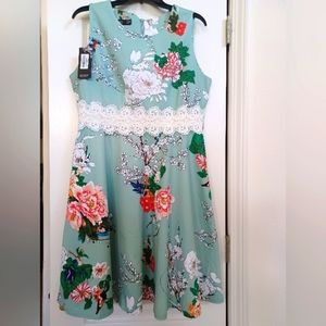 'Vintage' Floral Sleeveless Flare Dress!